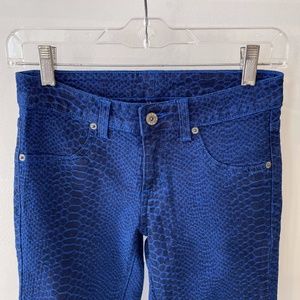 NWT  Blue Snakeskin Carmar LF Jeans Mid Rise 25